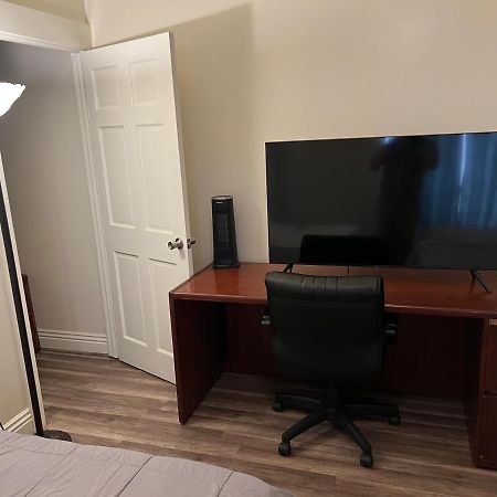 Private Los Angeles Room - Free Wifi, Ac, Tv, Private Fridge, Kitchen, Near Usc - Exposition Park - Usc Memorial Coliseum - Banc Of California Bmo Stadium - Downtown Los Angeles Dtla - University Of Southern California Usc!! 외부 사진