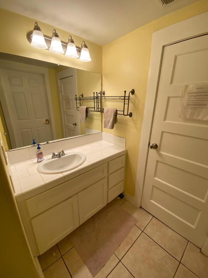 Private Los Angeles Room - Free Wifi, Ac, Tv, Private Fridge, Kitchen, Near Usc - Exposition Park - Usc Memorial Coliseum - Banc Of California Bmo Stadium - Downtown Los Angeles Dtla - University Of Southern California Usc!! 외부 사진